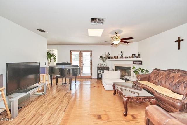 Detail Gallery Image 6 of 49 For 9527 Riggins Rd, Phelan,  CA 92371 - 4 Beds | 2/1 Baths