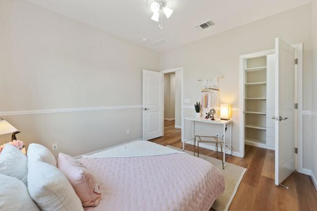 Image 41 of 62 For 32210 Regents Boulevard