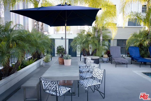 315 W 5th Street, Los Angeles CA: https://media.crmls.org/mediaz/34a6d97a-a70f-4cde-a152-af4c2bacf46a.jpg