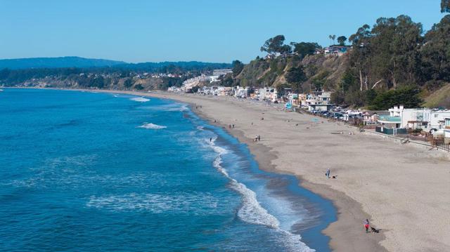 619 Beach Drive, Aptos CA: https://media.crmls.org/mediaz/34a7298f-a727-4714-96a0-9be4bb050760.jpg