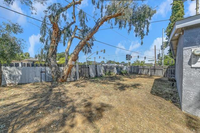 Detail Gallery Image 24 of 27 For 1215 E Mission Ave, Escondido,  CA 92027 - 3 Beds | 1 Baths