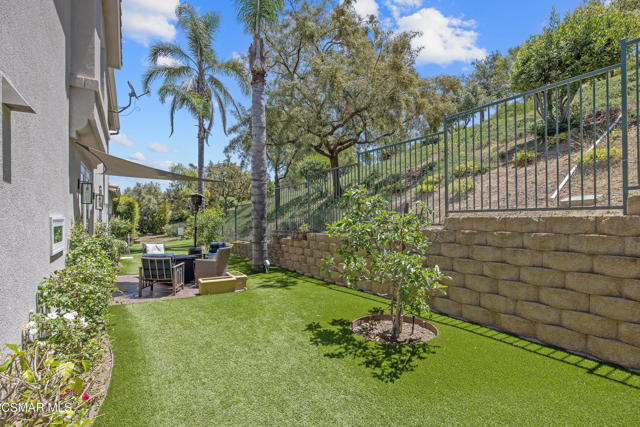 3269 Morning Ridge Avenue, Thousand Oaks CA: https://media.crmls.org/mediaz/34a750a7-376a-4b58-bd29-c81c05918835.jpg