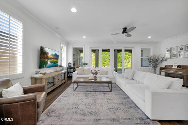 11806 Ricasoli Way, Porter Ranch CA: https://media.crmls.org/mediaz/34a7b37c-5d03-4faf-bb0c-4ddf77adebb2.jpg