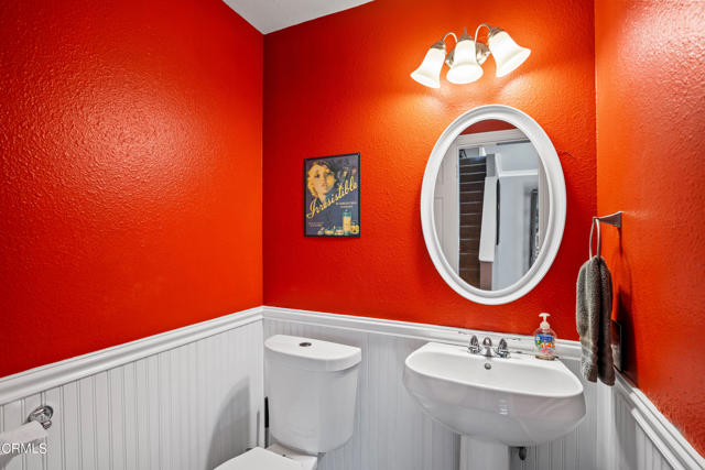 Detail Gallery Image 7 of 22 For 699 County Square Dr #6,  Ventura,  CA 93003 - 2 Beds | 2/1 Baths