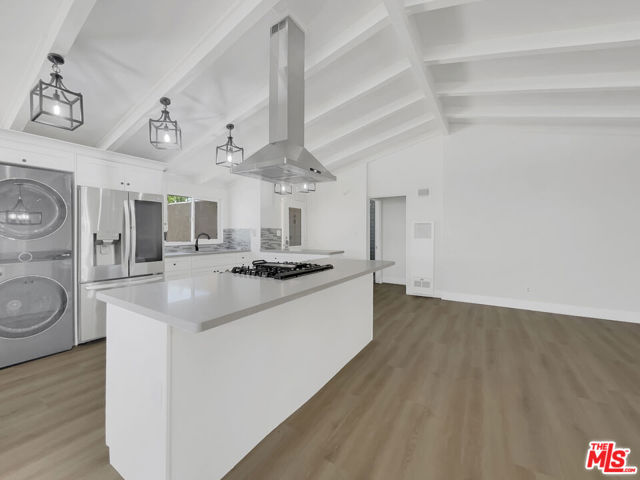 13108 Fellows Avenue, Sylmar CA: https://media.crmls.org/mediaz/34aa7389-4db6-46d4-844e-1fe554f7f803.jpg