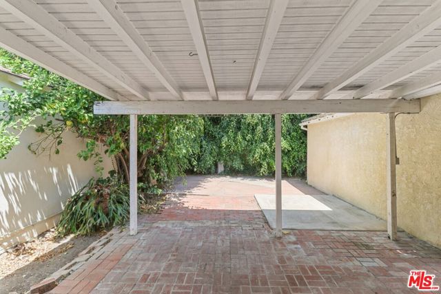 2652 Stoner Avenue, Los Angeles CA: https://media.crmls.org/mediaz/34aa84ac-3868-4464-abb8-0580e1ae97c7.jpg