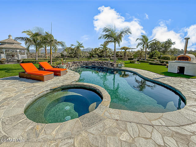 1832 Calle Salto, Thousand Oaks CA: https://media.crmls.org/mediaz/34aab2d6-5f7e-4f04-bf1d-3bdf80323b3e.jpg