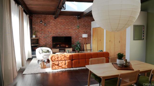 Detail Gallery Image 1 of 19 For 1250 Powell St #10,  Emeryville,  CA 94608 - 1 Beds | 1/1 Baths