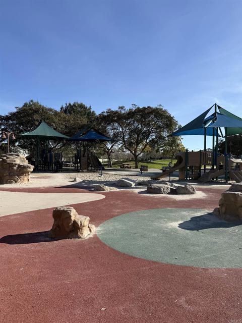 Detail Gallery Image 34 of 36 For 11493 Nantucket Pkwy, San Diego,  CA 92130 - 4 Beds | 4/1 Baths