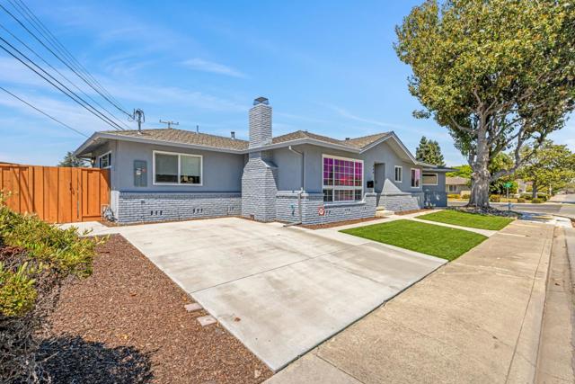 666 Fairlane Avenue, Santa Clara CA: https://media.crmls.org/mediaz/34ac1085-986b-40db-b1fd-7891f69cbe0e.jpg
