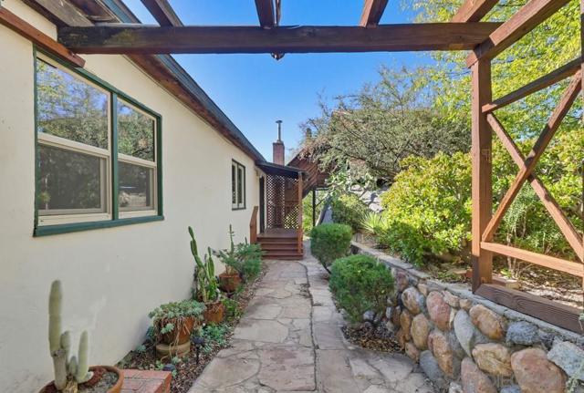 602 Starbright Ln, Alpine CA: https://media.crmls.org/mediaz/34ac9ec9-1dcf-46b3-8f6a-3ddabddce7d4.jpg