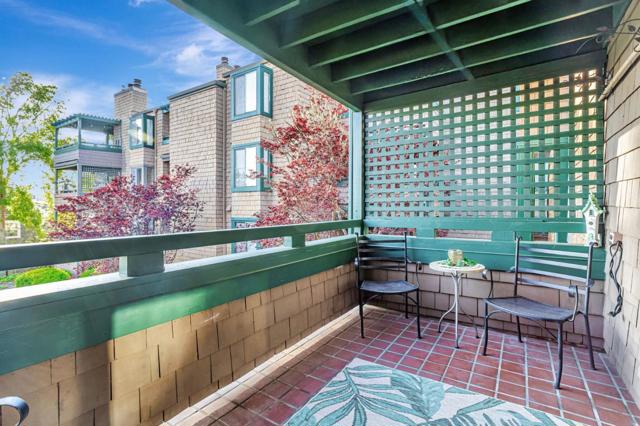 323 Broadway, Santa Cruz CA: https://media.crmls.org/mediaz/34ad6463-a9e7-493a-8970-76302d0a27d4.jpg