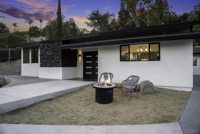 11388 Lorena Ln, El Cajon CA: https://media.crmls.org/mediaz/34ad676b-164c-47db-bdf0-d2bddd93989a.jpg