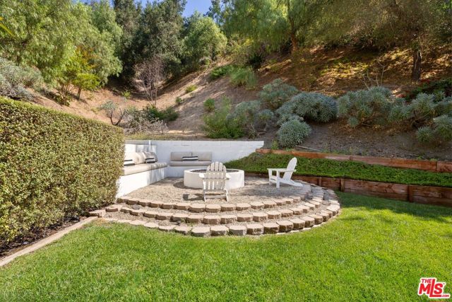 Image 24 of 29 For 880 Stone Canyon Road