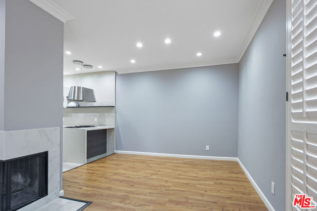 930 N Wetherly Drive, West Hollywood CA: https://media.crmls.org/mediaz/34afa113-dc66-44b5-9cd0-26f92feec03f.jpg