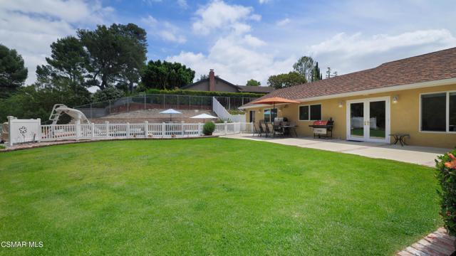 876 Emerson Street, Thousand Oaks CA: https://media.crmls.org/mediaz/34aff74a-b57e-4758-80e8-44dbc5ca8d6e.jpg
