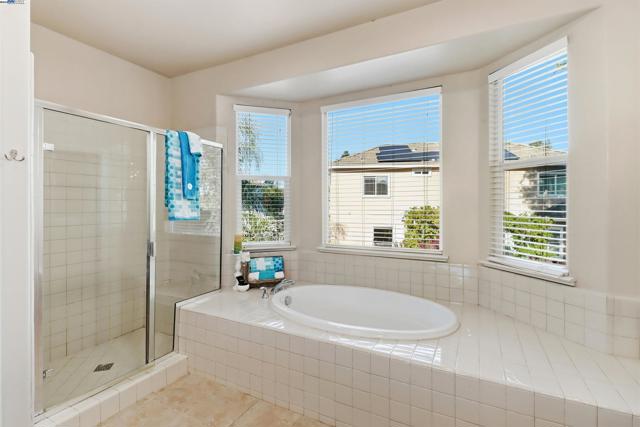 5512 Sagehen Ct, Loomis CA: https://media.crmls.org/mediaz/34b0a210-8961-45dc-8ae0-37c5d43a27f9.jpg