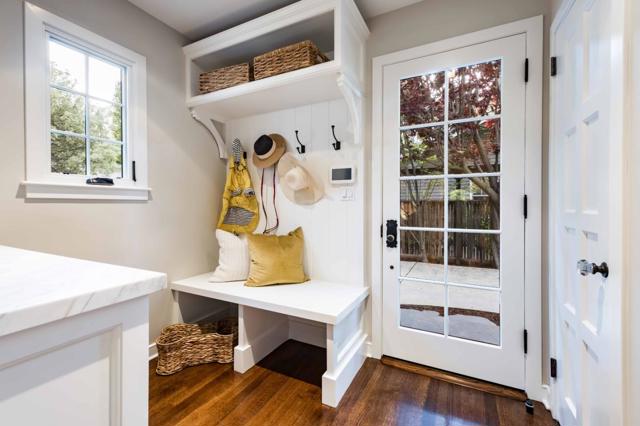 467 Lincoln Avenue, Palo Alto CA: https://media.crmls.org/mediaz/34b0f936-d139-4e88-873c-1ae371252a30.jpg