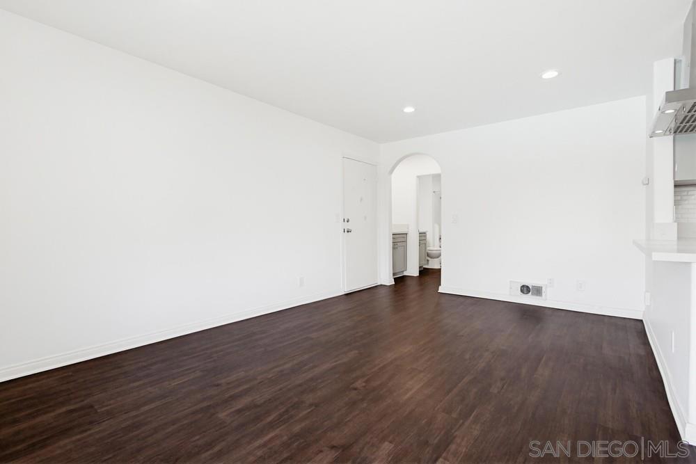 9598 Carroll Canyon - photo 5