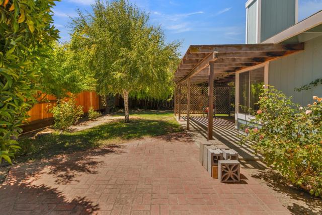 309 Windsor Court, King City CA: https://media.crmls.org/mediaz/34b174b5-b447-4f98-9ea1-918ac3f93970.jpg
