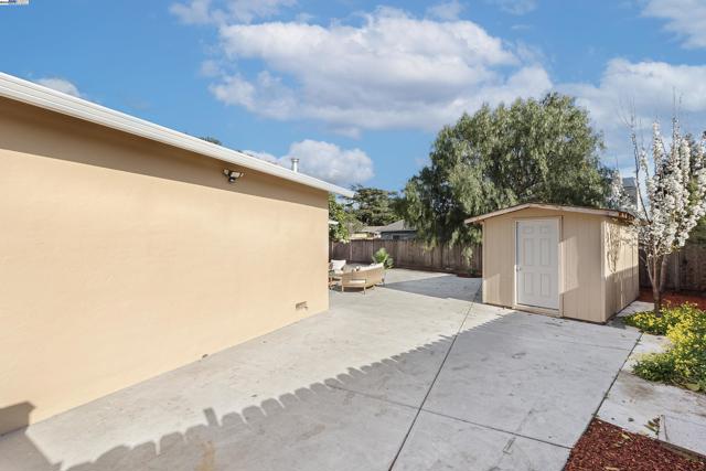 474 Oliver St, Milpitas CA: https://media.crmls.org/mediaz/34b19dfd-5c1f-4714-a996-7bd1803a1560.jpg
