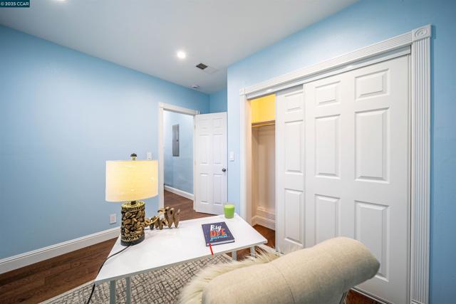 2421 Lincoln Ave, Richmond CA: https://media.crmls.org/mediaz/34b1c4a5-5573-4db9-af90-32b5f1943bed.jpg