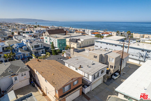 325 10th Street, Manhattan Beach, California 90266, ,Residential Income,Sold,10th,23294569