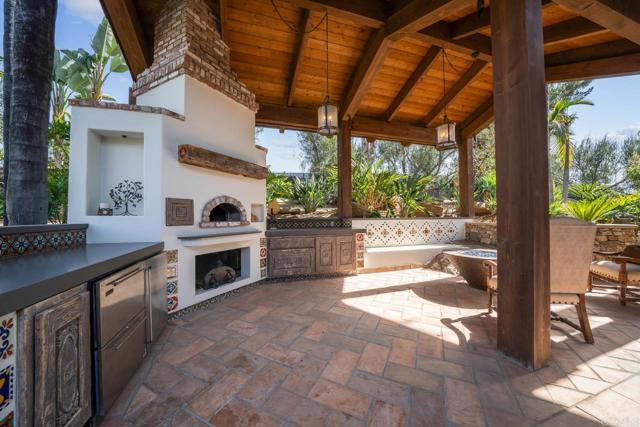 Detail Gallery Image 14 of 75 For 647 Crest Dr, El Cajon,  CA 92019 - 4 Beds | 4/2 Baths