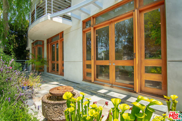 4070 Benedict Canyon Drive photo 6