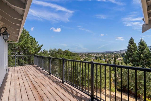 1501 Welburn Avenue, Gilroy CA: https://media.crmls.org/mediaz/34b2c66c-4182-4613-ad11-889b386ce4de.jpg