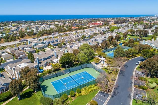 814 Okra Court, Carlsbad CA: https://media.crmls.org/mediaz/34b2d8cc-12ef-4ec5-8339-19663560ff06.jpg