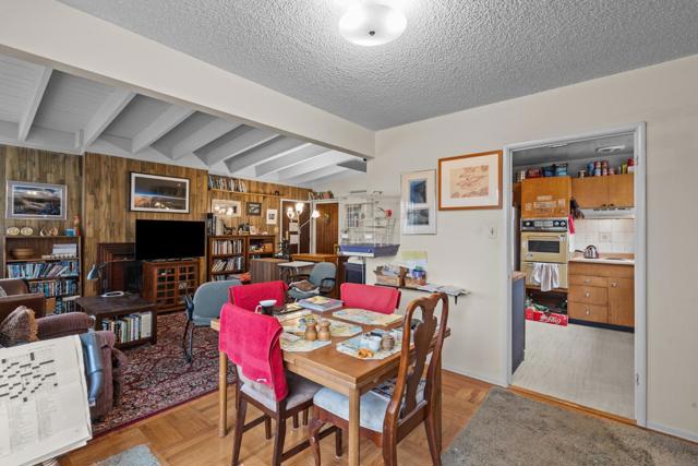 42 Skyline Drive, Daly City CA: https://media.crmls.org/mediaz/34b2e614-5a97-47bd-92da-aac4009b19ef.jpg