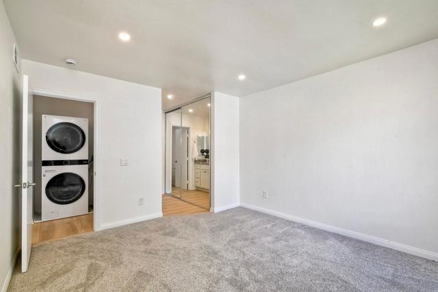 13260 Wimberly Sq, San Diego CA: https://media.crmls.org/mediaz/34b35246-7911-41a0-b84b-4761e094a417.jpg