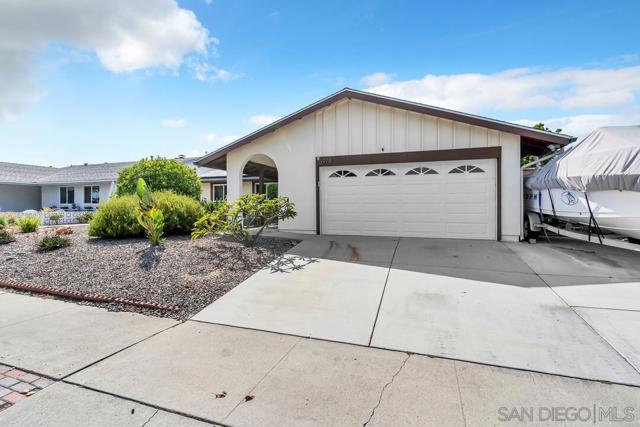 3978 Shenandoah Dr, Oceanside CA: https://media.crmls.org/mediaz/34b3b767-af10-4700-b717-f646c5968633.jpg