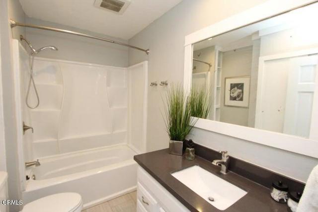728 Pleasant Street, Santa Paula CA: https://media.crmls.org/mediaz/34b5b980-b3ea-4902-9cb6-1f89e1c5e35d.jpg