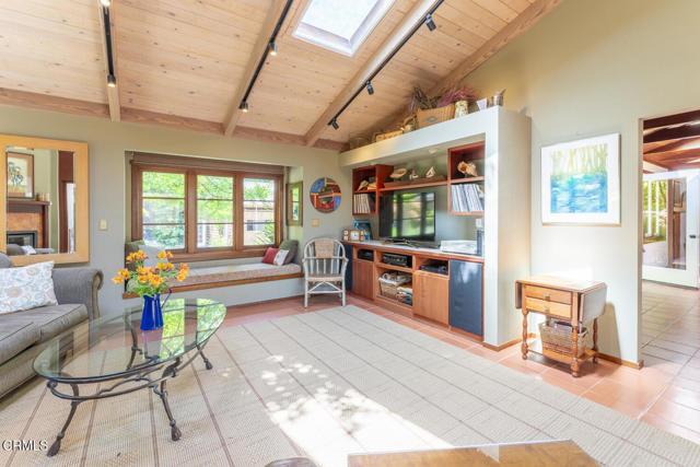 32450 32450 Simpson Lane, Fort Bragg CA: https://media.crmls.org/mediaz/34b60a85-80ff-4e29-983a-1cc5bb91645b.jpg