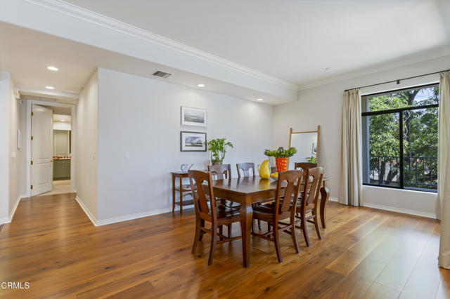 748 Locust Street, Pasadena CA: https://media.crmls.org/mediaz/34b63bca-ce5e-4036-81f8-c50d595c1f14.jpg