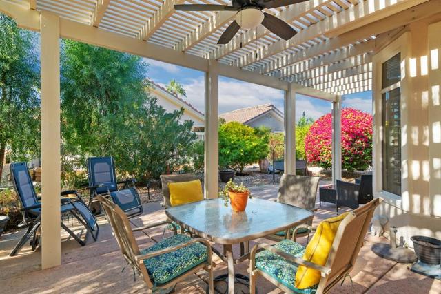 37395 Purple Shadow Road, Palm Desert CA: https://media.crmls.org/mediaz/34b76cd9-83c0-445d-abf4-f2689f777044.jpg