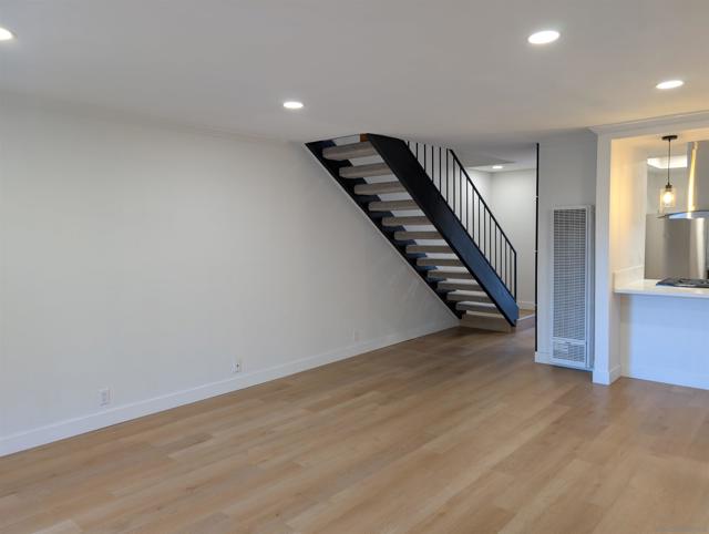 4950 Lantana Dr, San Diego CA: https://media.crmls.org/mediaz/34b78fe9-8712-41da-8491-484f26c4a034.jpg