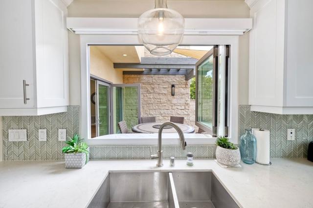 295 Chinquapin Ave, Carlsbad CA: https://media.crmls.org/mediaz/34b7a22a-7e9c-4bbb-b401-1c14ac8e3202.jpg