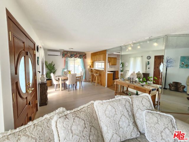 8130 Grimsby Avenue, Los Angeles CA: https://media.crmls.org/mediaz/34b7e736-930d-4e0f-820d-e4c609cca406.jpg