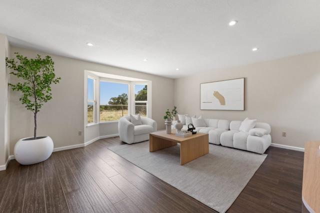 10980 New Avenue, Gilroy CA: https://media.crmls.org/mediaz/34b87753-4301-42ea-acaf-d80fc767920f.jpg