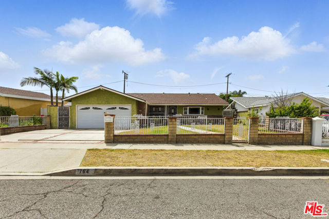 764 Lashburn Street, Sylmar CA: https://media.crmls.org/mediaz/34b88985-6763-4b11-984b-83fe37dced91.jpg