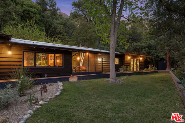 2235 Villa Heights Road, Pasadena CA: https://media.crmls.org/mediaz/34b8898e-3d75-4b85-acc8-f5537dae37c9.jpg