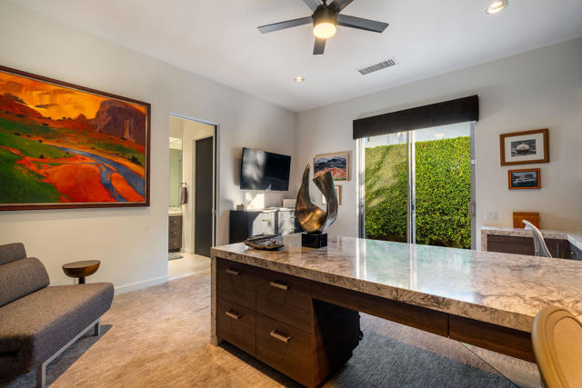 108 Waterford Circle, Rancho Mirage CA: https://media.crmls.org/mediaz/34b8bd44-c30b-43eb-9a1d-b9fac2b90024.jpg
