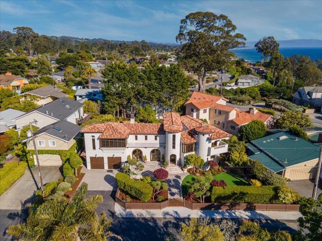 106 Farley Drive, Aptos CA: https://media.crmls.org/mediaz/34b8c533-67ce-4823-93e5-3ac45b319807.jpg