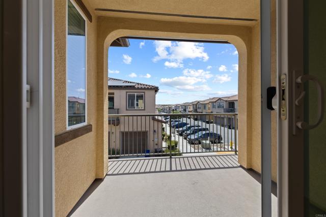 Detail Gallery Image 6 of 11 For 1712 Santa Christina Ave #1,  Chula Vista,  CA 91913 - 2 Beds | 2 Baths