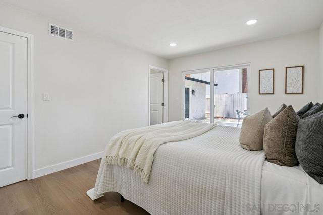 8313 Carlton Oaks Dr, Santee CA: https://media.crmls.org/mediaz/34b9b479-4673-4083-8248-2d7993cddc12.jpg