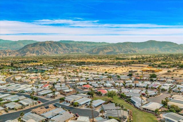72967 Cabazon Peak Drive, Palm Desert CA: https://media.crmls.org/mediaz/34b9e150-d2fd-48d5-ba8d-ce4820946ff0.jpg
