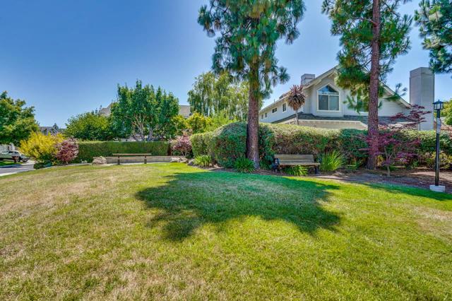 304 Windmill Park Lane, Mountain View CA: https://media.crmls.org/mediaz/34b9e447-e03c-4fda-ba25-8ae380b6cee0.jpg